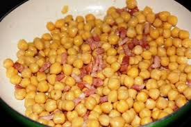 Garbanzos con bacon
